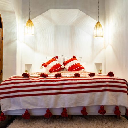 velvet-red-blanket-with-pom-poms-1